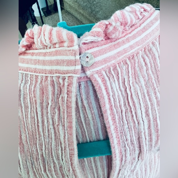 CLEARANCE Adorable Sleeveless Summer Top Universal Thread - Picture 5 of 6